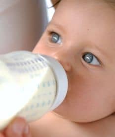 common signs and symptoms of a cow milk protein allergy